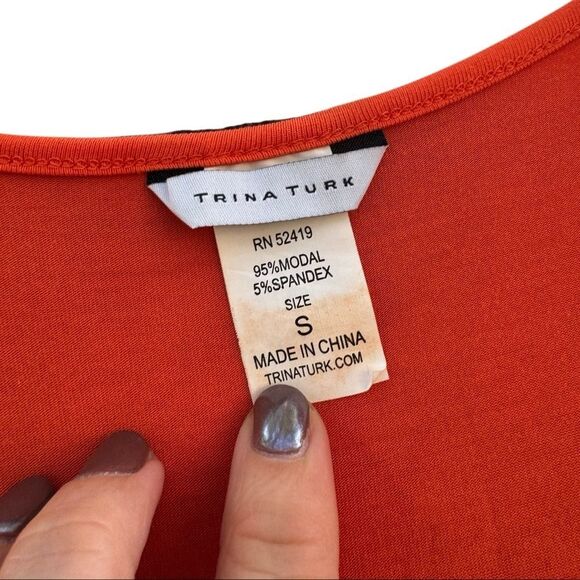 Trina Turk Women's Orange Cold Shoulder V Neck Medallion Mini Dress Size Small - Picture 4 of 5